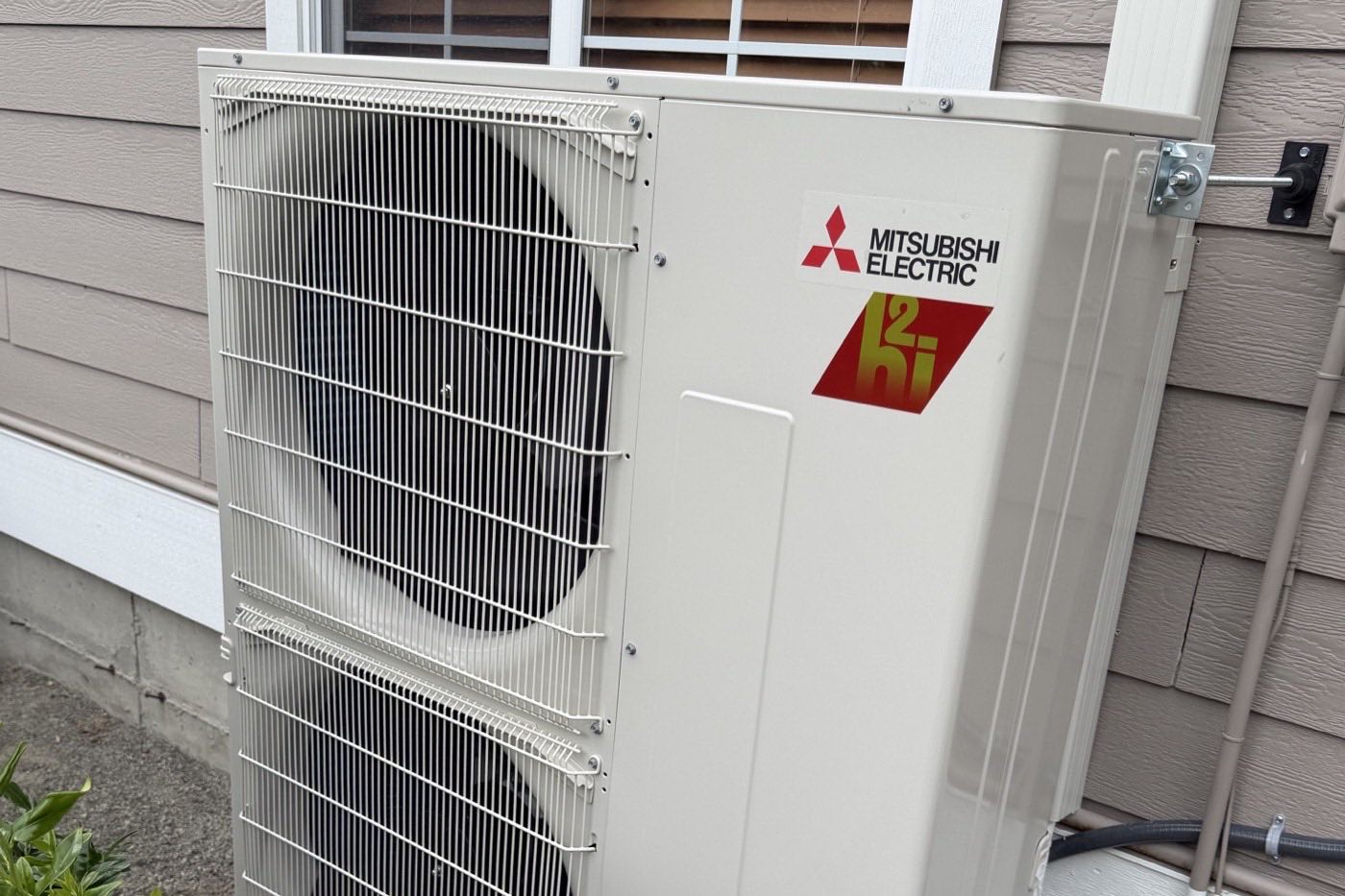 Mitsubishi Electric Hyper-Heating (H2i) heat pump installed by Genesis at a Monroe, WA home